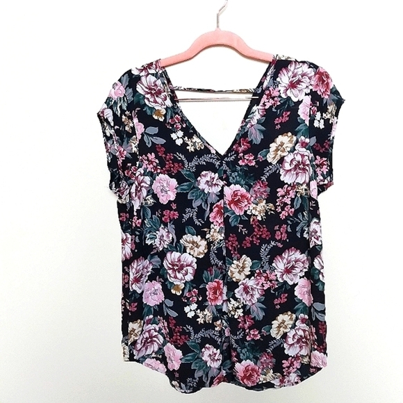 Halogen Short Cap Sleeve V Neck Floral Keyhole Back Blouse Size Medium - Picture 1 of 7